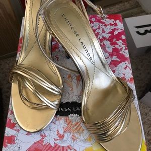 Gold heels 💫 ALMOST NEW 💫